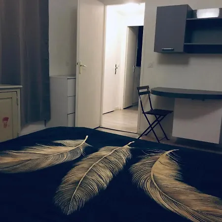 Διαμέρισμα Chartreux Baignoire Massante ,a 3 Minutes Du Centre En Bus! 2 Etoiles Atout France